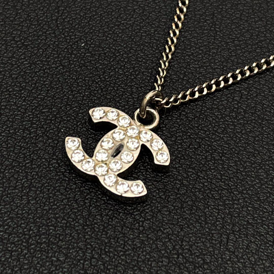 Chanel CC Logo Necklace Rhinestone Silver Icon — view 2