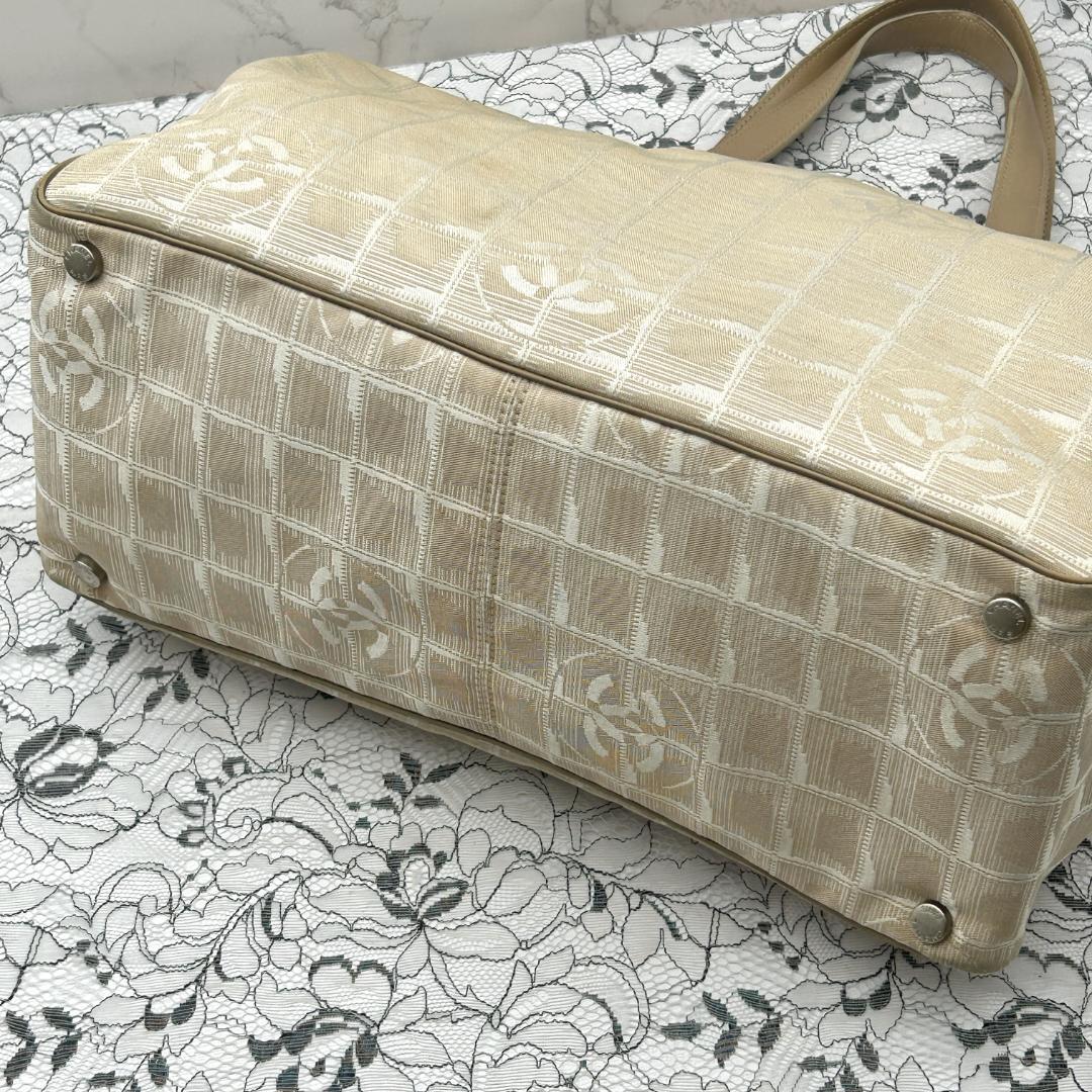 Chanel New Travel Line Tote MM — view 5