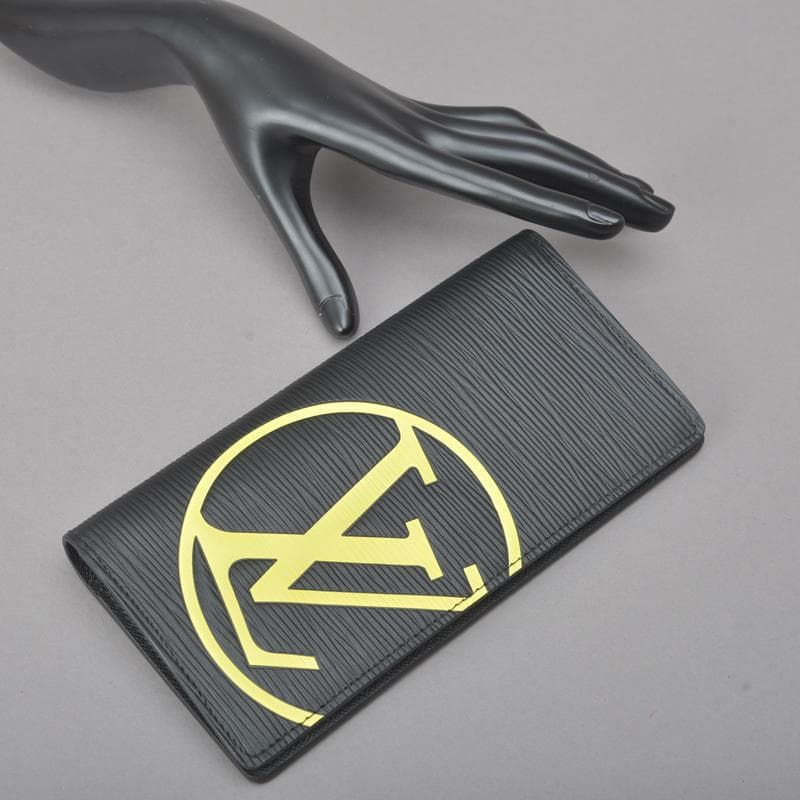 Louis Vuitton LV Circle Portefeuille Blazer Long Wallet Epi Leather Black