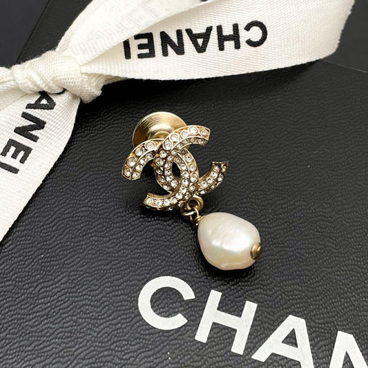 Chanel CC Logo Brooch 11c Rhinestone Gold Pearl