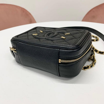 Chanel CC Logo CC Filigree Quilted Chain Shoulder Bag