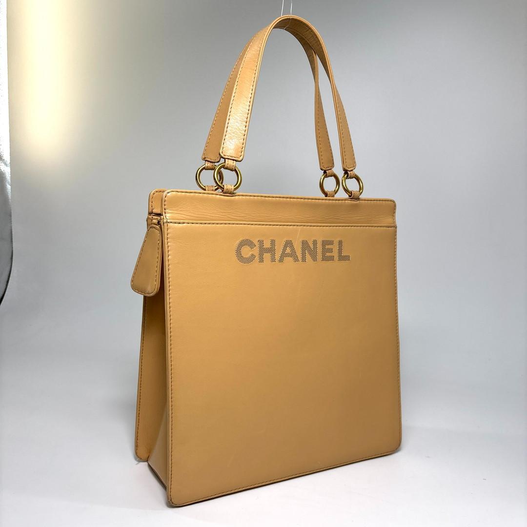 Chanel Super Logo Tote Lambskin Beige — view 3