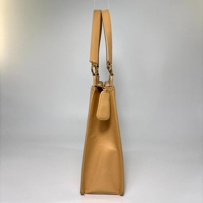 Chanel Super Logo Tote Lambskin Beige — view 4