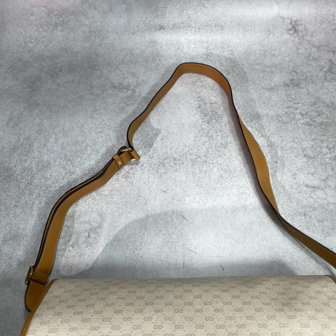 Gucci GG Shoulder Bag Beige Brown Logo Leather — view 4