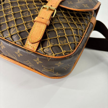 Louis Vuitton Super Congo MM Monogram Shoulder Bag — view 7