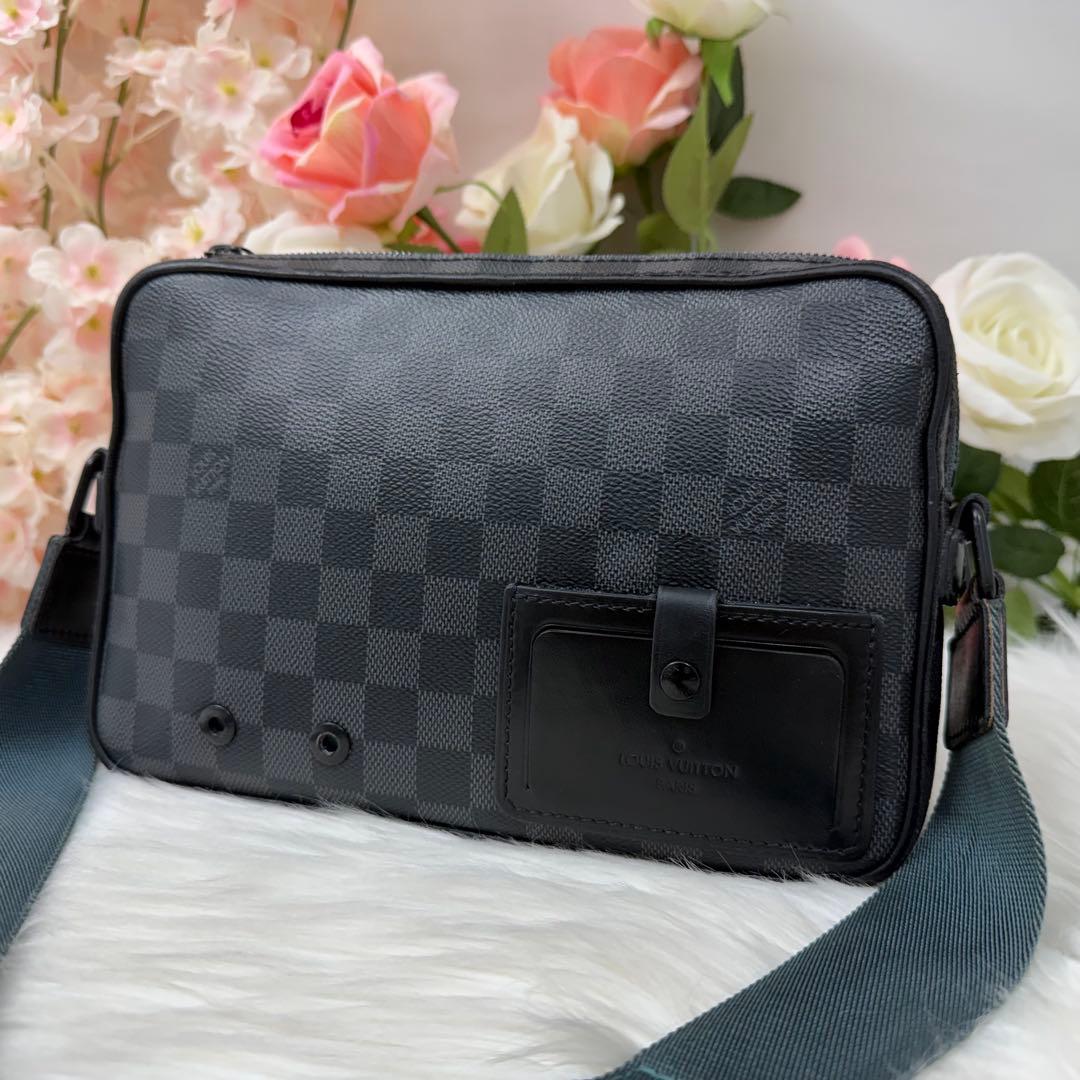Louis Vuitton Alpha Messenger Shoulder Bag Damier