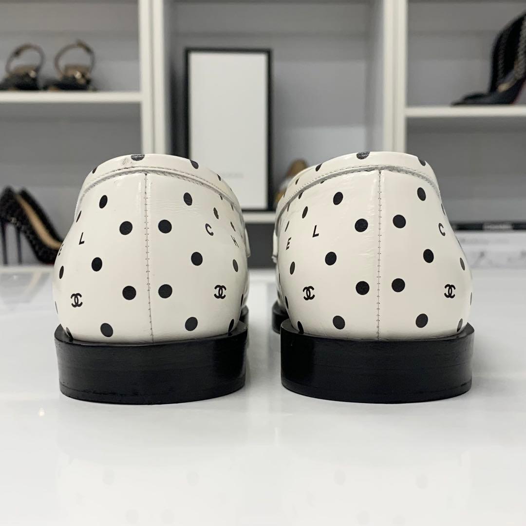 Chanel CC Logo Leather Dot Loafers White Black — view 5