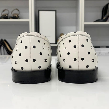Chanel CC Logo Leather Dot Loafers White Black — view 5