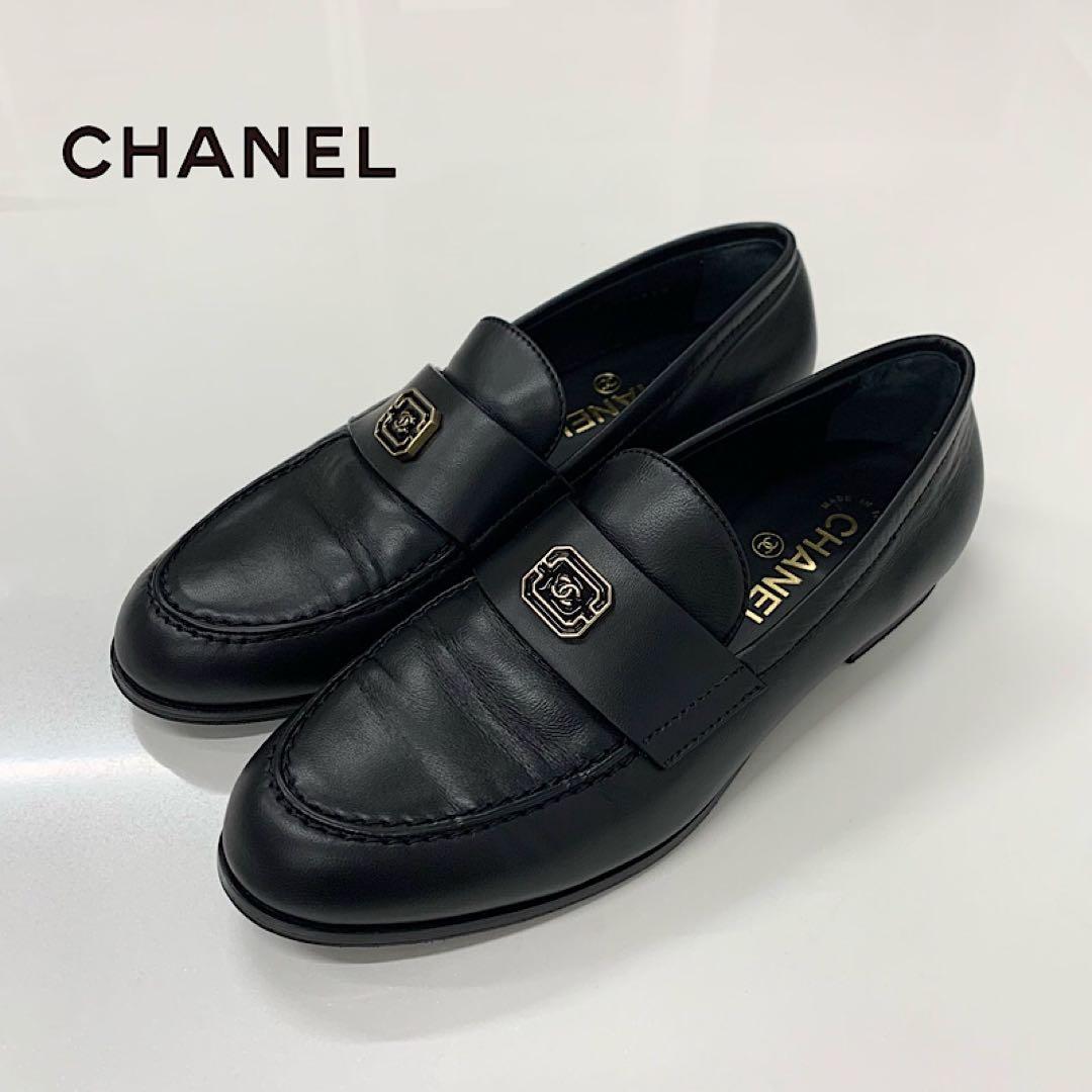 Chanel CC Logo Leather Loafers Black