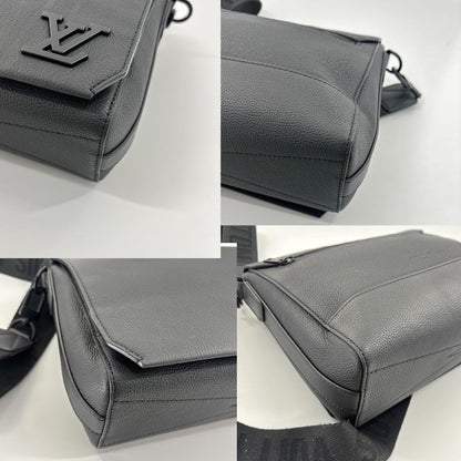 Louis Vuitton Super LV Aerogram Takeoff Messenger Bag Black — view 9