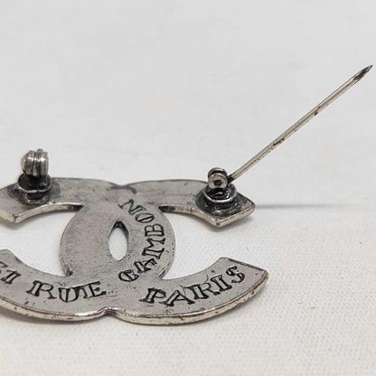Chanel Brooch CC Logo Silver Vintage — view 4