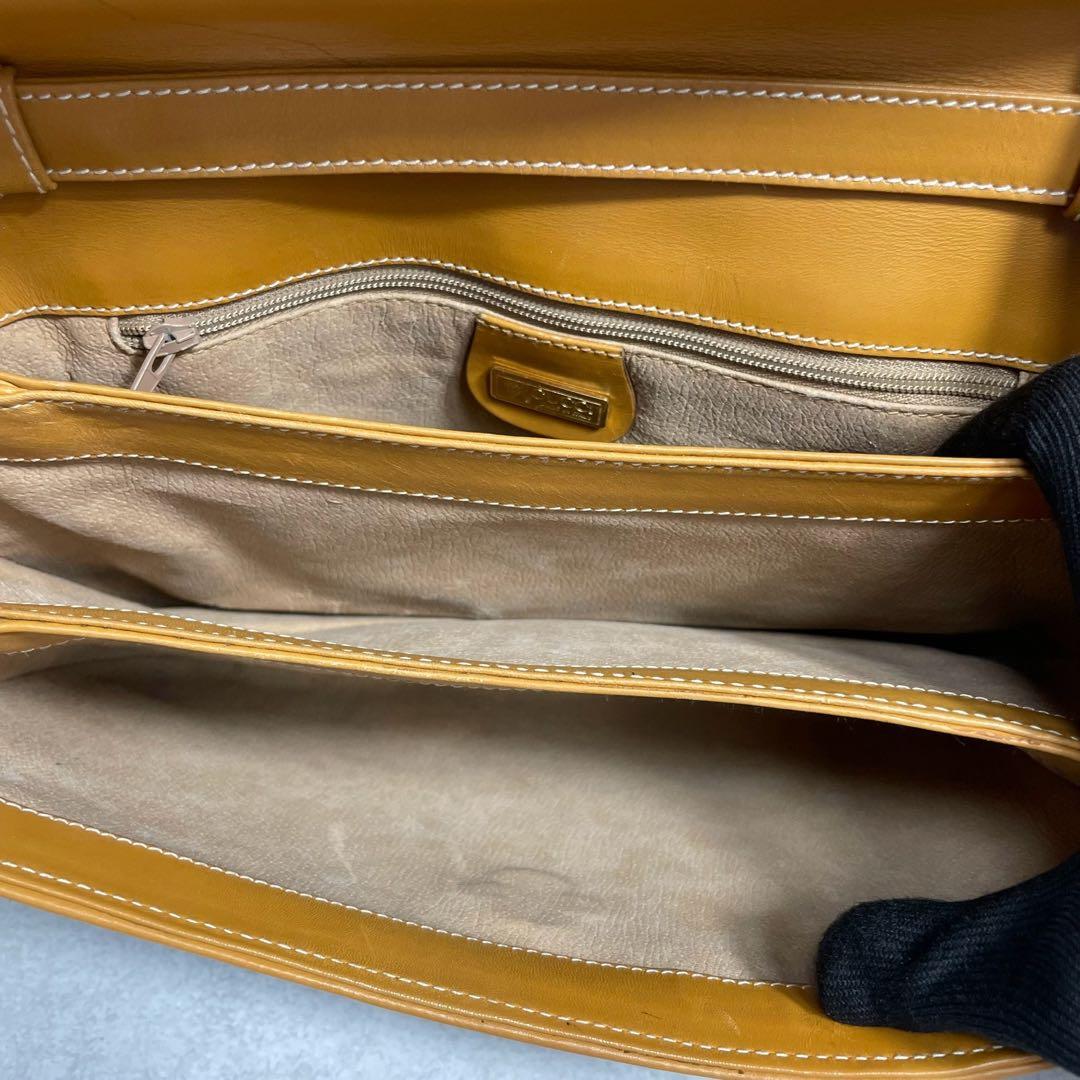 Gucci GG Shoulder Bag Brown Beige Logo Leather — view 5