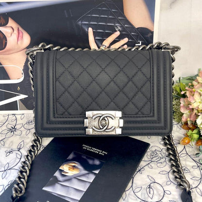 Chanel Quilted Boy Shoulder Bag Black — view 2