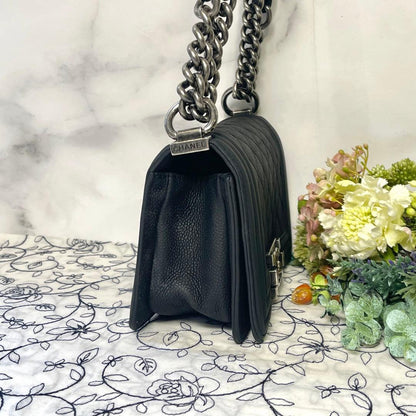 Chanel Quilted Boy Shoulder Bag Black — view 7