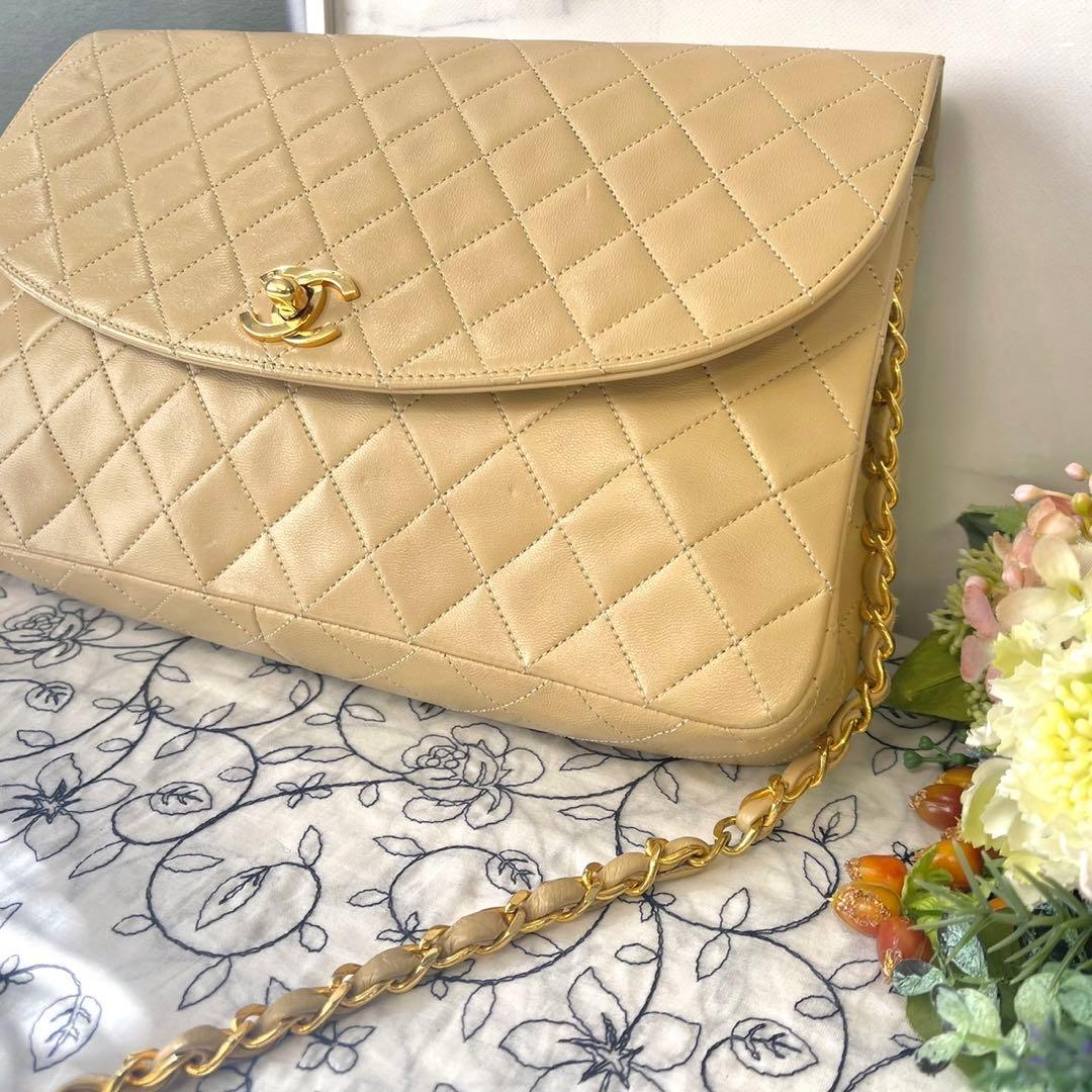 Chanel Vintage Quilted Chain Shoulder Bag — view 4