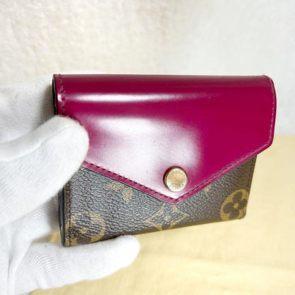 Louis Vuitton Portefeuille Zoe Fuchsia Trifold Wallet