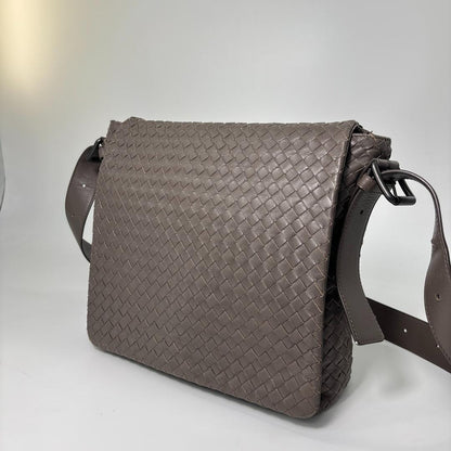 Bottega Veneta Super Intrecciato Shoulder Bag Brown — view 2