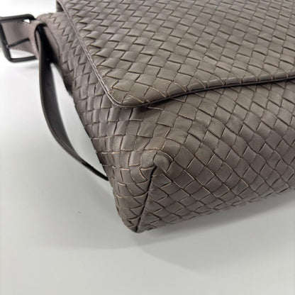 Bottega Veneta Super Intrecciato Shoulder Bag Brown — view 6