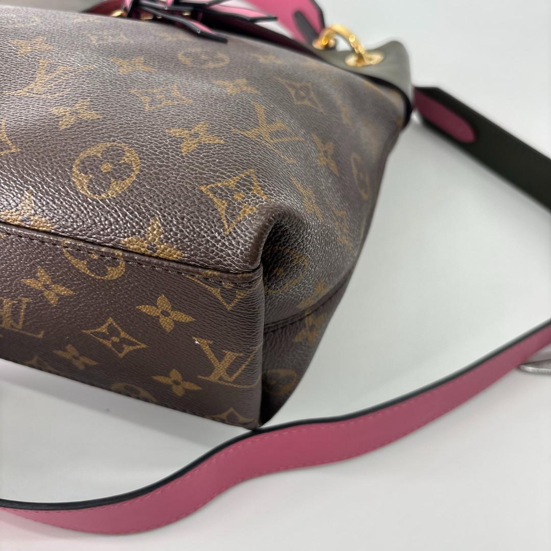 Louis Vuitton Monogram Shoulder Bag Tui Roulis Besace — view 9