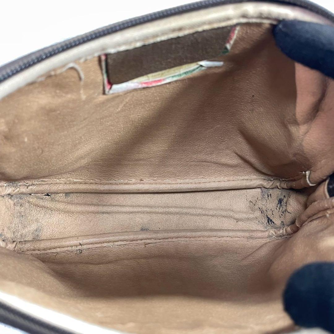 Gucci GG Shoulder Bag Brown Beige Leather Logo — view 4