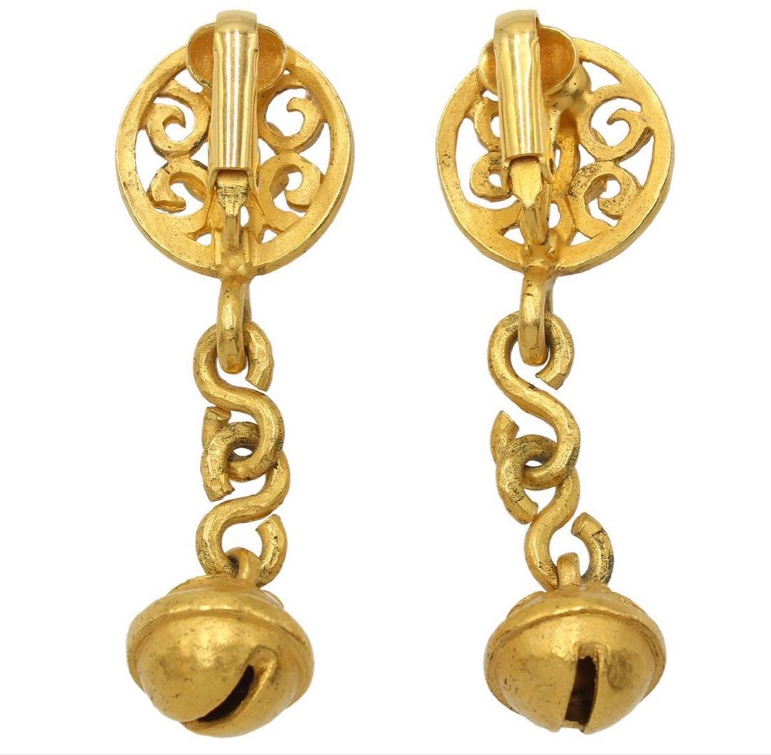 Chanel Coco Mark Bell Motif Swing Earring 95P