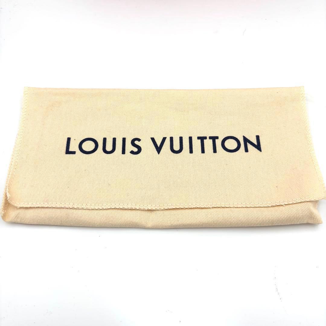 Louis Vuitton Taiga Zippy Wallet Vertical Black — view 9
