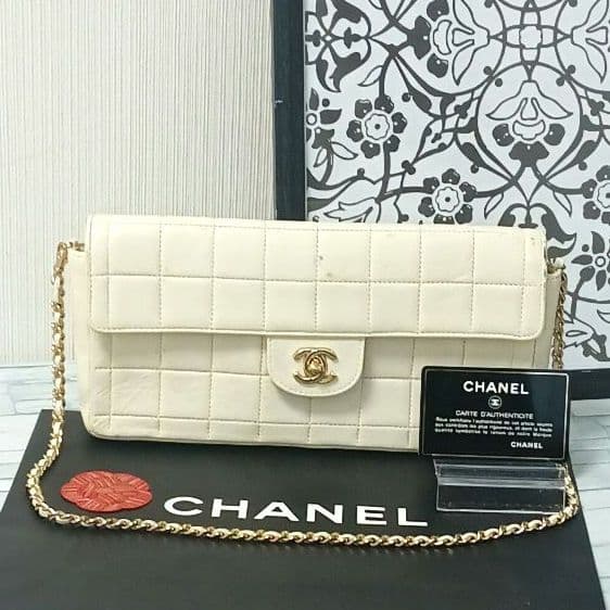 Chanel Chocolate Chain Shoulder Lambskin Turnlock White