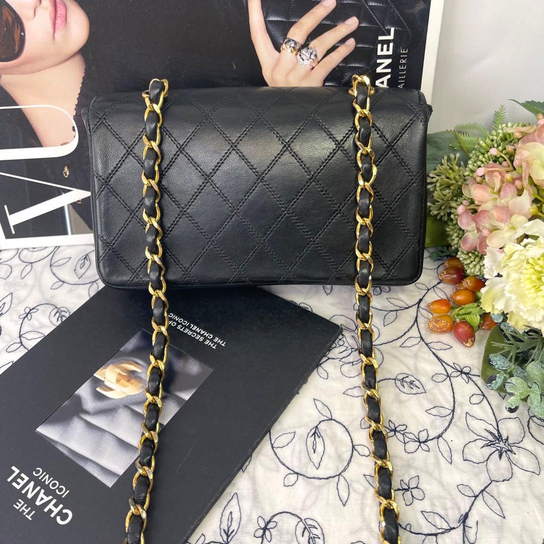 Chanel Vintage Quilted Jumbo CC Logo Shoulder — view 2
