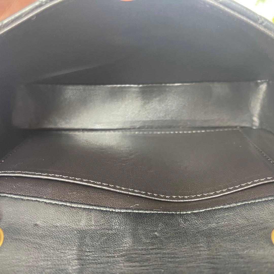 Chanel Vintage Quilted Jumbo CC Logo Shoulder — view 9
