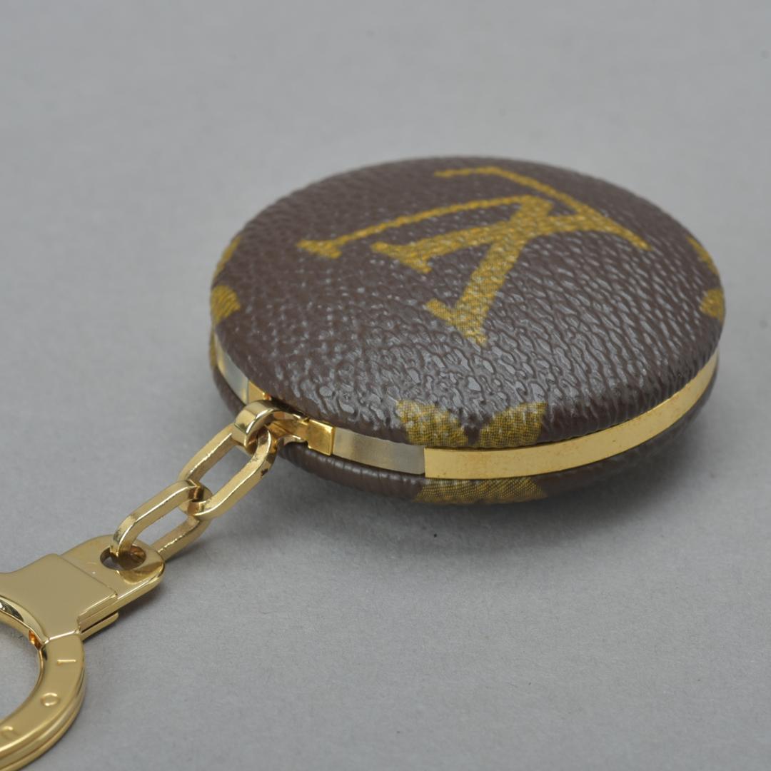 Louis Vuitton Astro Pill Key Holder Monogram Light Illuminable — view 5