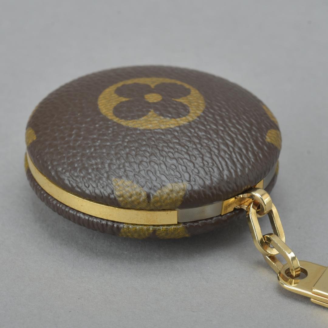 Louis Vuitton Astro Pill Key Holder Monogram Light Illuminable — view 6