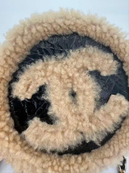Chanel Teddy Shearling Round Bag — view 3