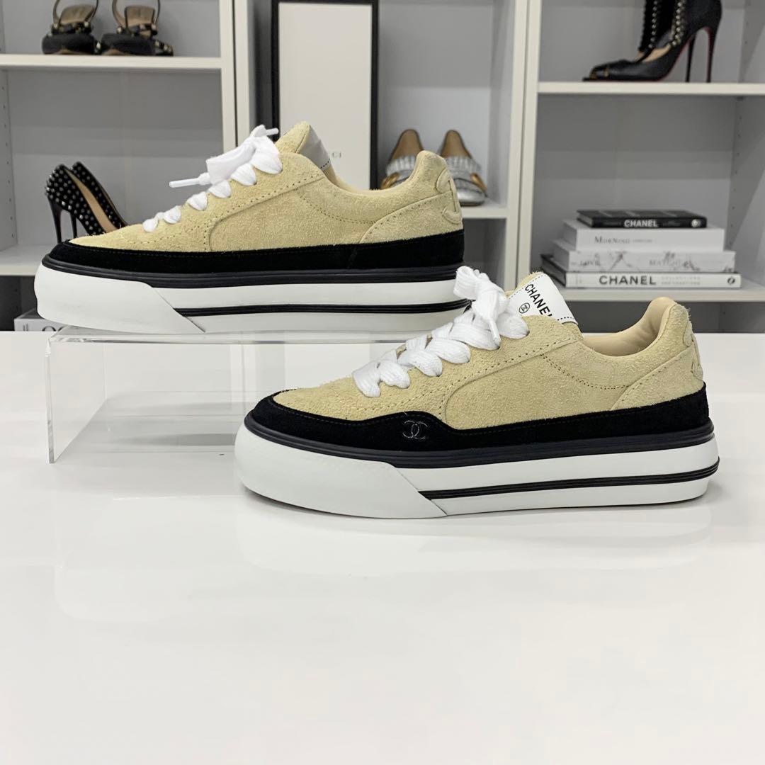 Chanel CC Logo Suede Sneakers Beige — view 2