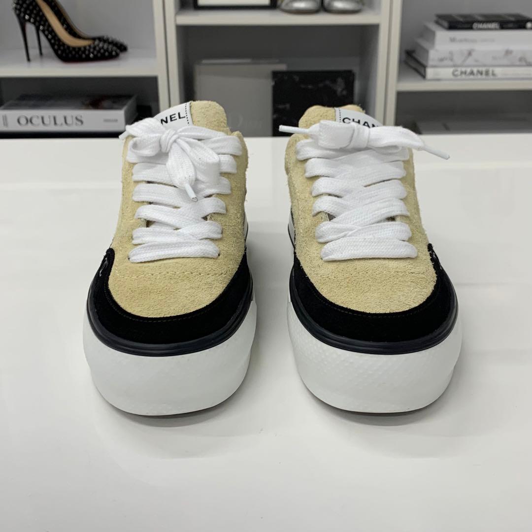 Chanel CC Logo Suede Sneakers Beige — view 4