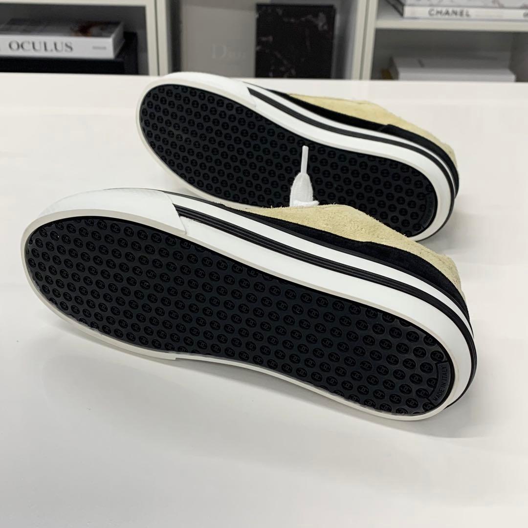 Chanel CC Logo Suede Sneakers Beige — view 7
