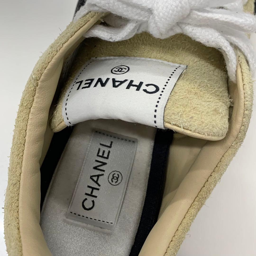 Chanel CC Logo Suede Sneakers Beige — view 8