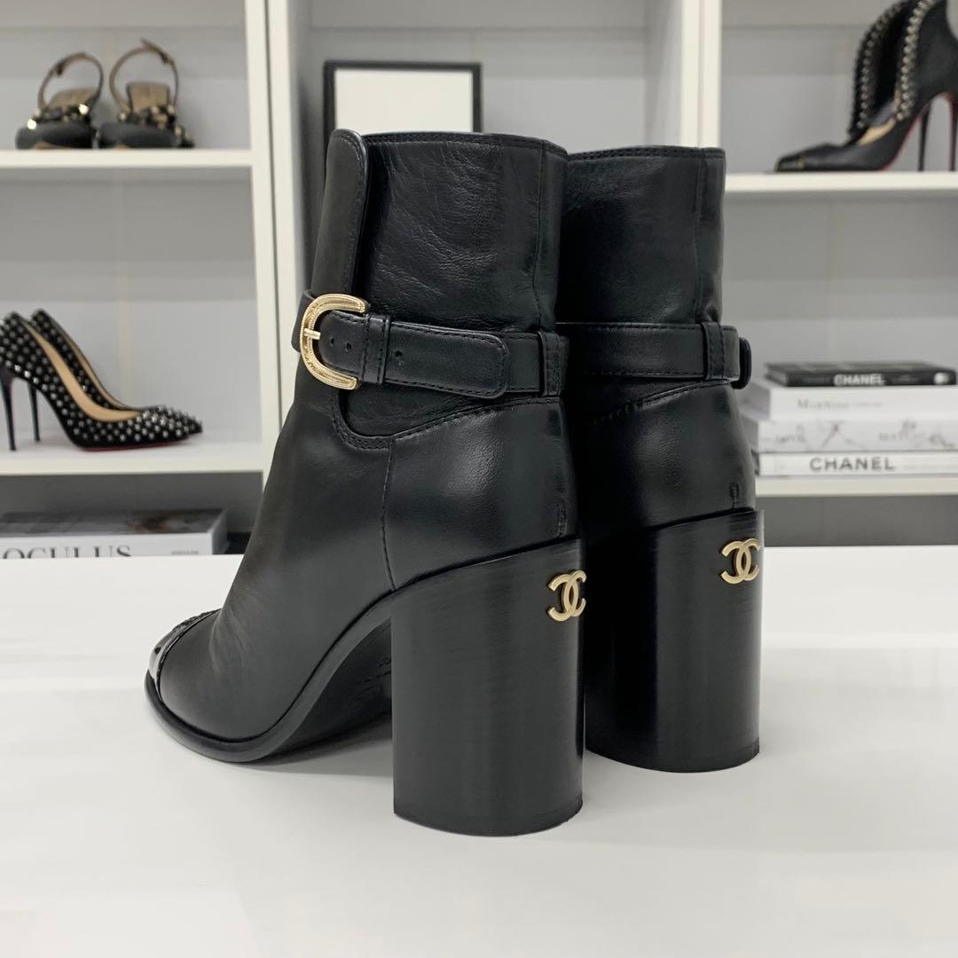 Chanel CC Logo Belt Leather Patent Short Boots Black — view 5
