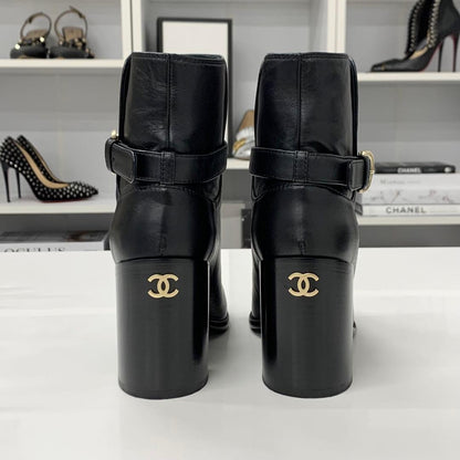 Chanel CC Logo Belt Leather Patent Short Boots Black — view 6