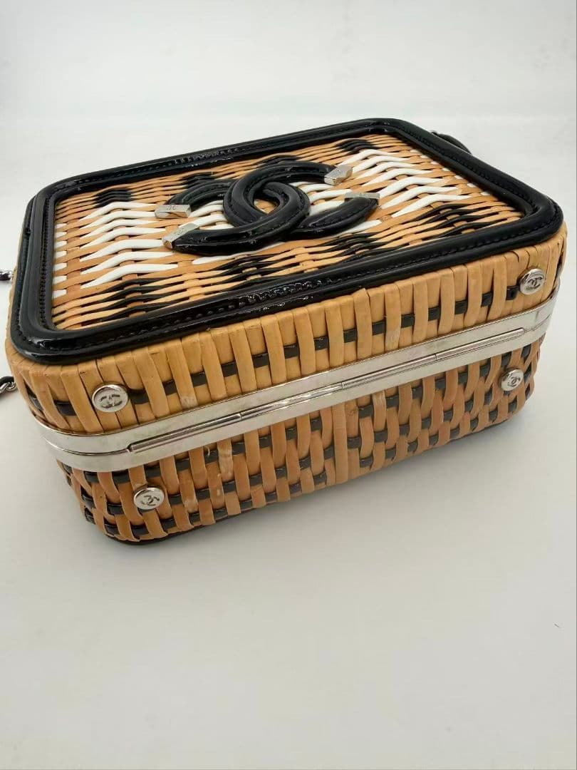 Chanel Rattan Woven Vanity 2-Way Chain Bag — view 3