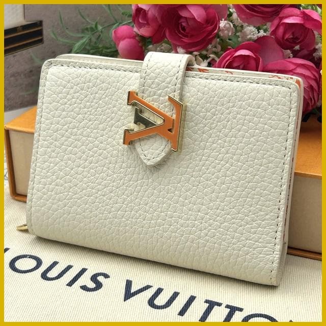 Louis Vuitton LV Vertical Wallet Compact