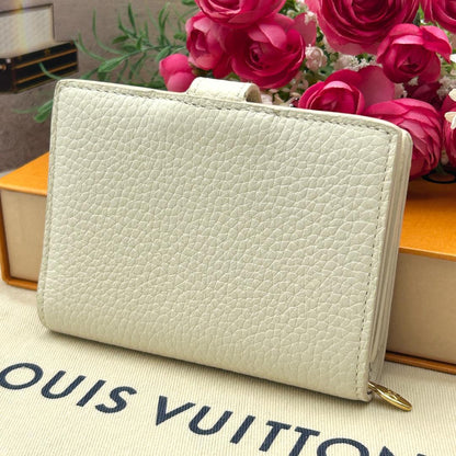 Louis Vuitton LV Vertical Wallet Compact — view 2