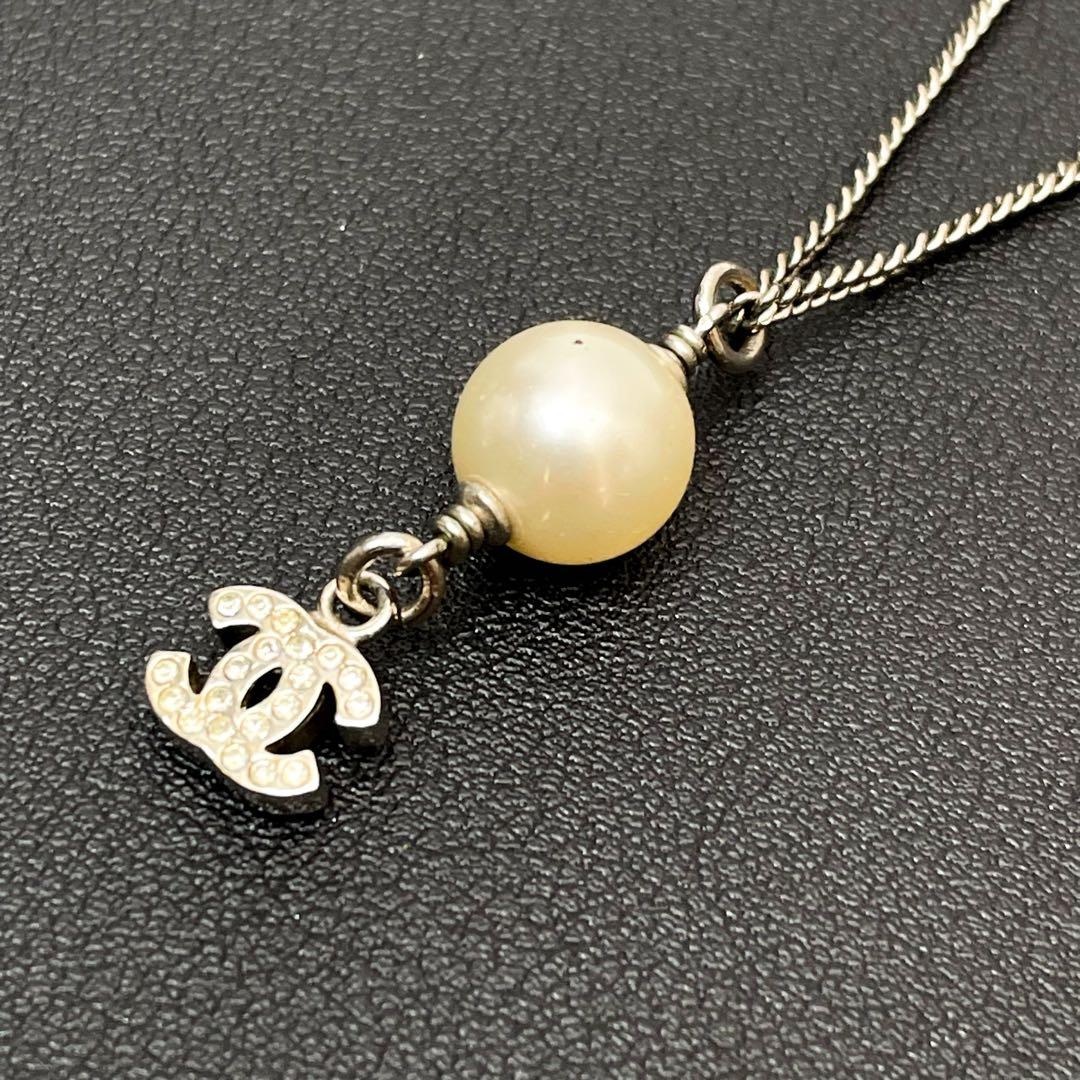 Chanel CC Logo Necklace 07A Pearl Rhinestone Silver — view 3