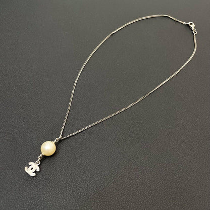 Chanel CC Logo Necklace 07A Pearl Rhinestone Silver — view 4