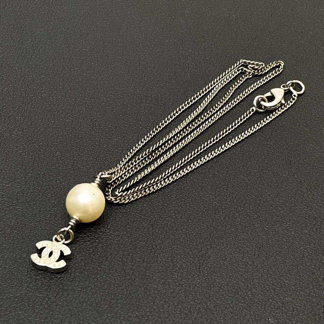 Chanel CC Logo Necklace 07A Pearl Rhinestone Silver — view 5
