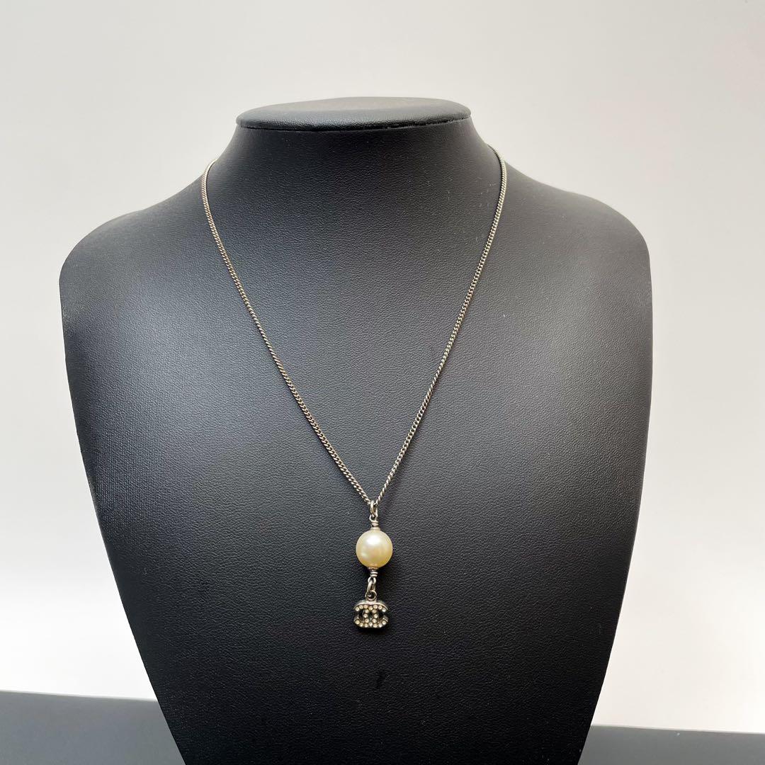 Chanel CC Logo Necklace 07A Pearl Rhinestone Silver — view 6