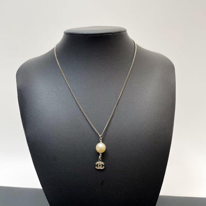 Chanel CC Logo Necklace 07A Pearl Rhinestone Silver — view 6