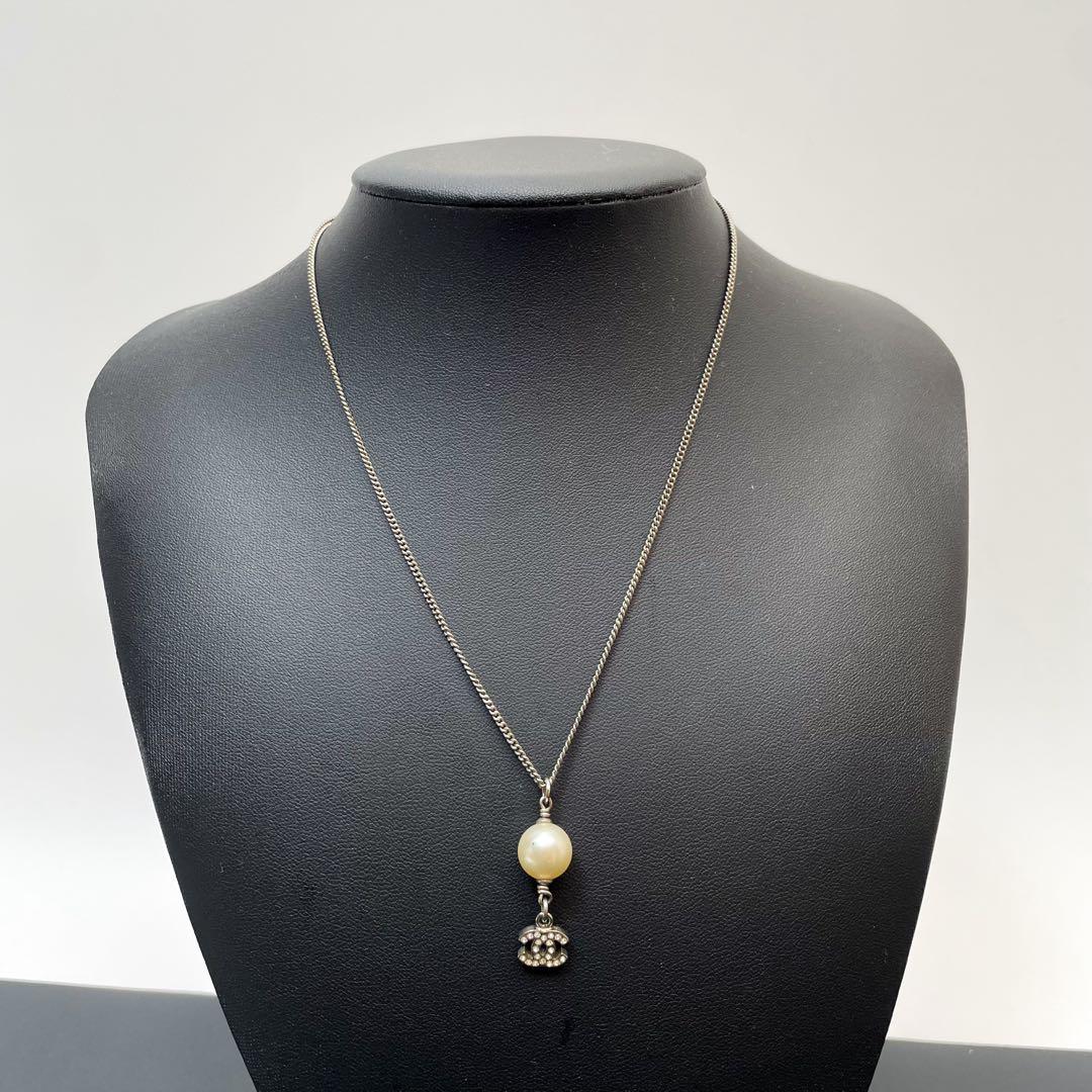 Chanel CC Logo Necklace 07A Pearl Rhinestone Silver — view 7