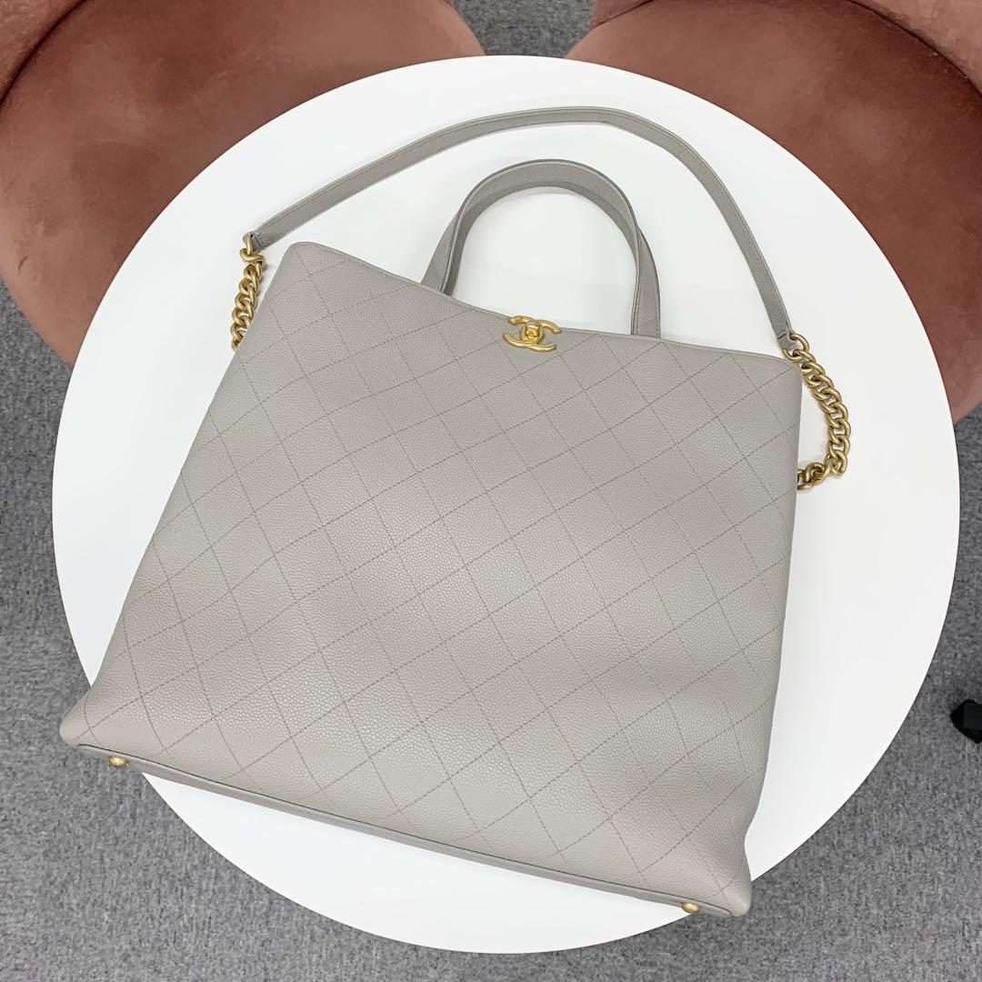 Chanel Caviar Leather Quilted CC Logo Turnlock Chain Bag — view 5