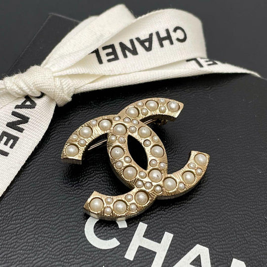 Chanel 09A CC Logo Faux Pearl Gold Icon Brooch