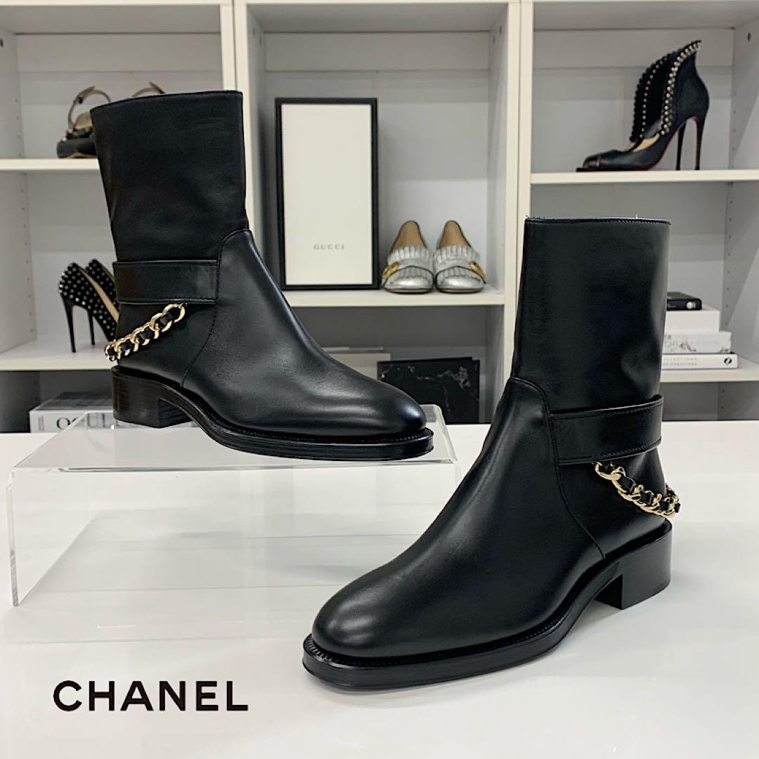 Chanel Leather CC Logo Chain Short Boots Black